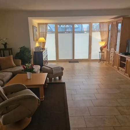 Rosenbergperle - 300m Zum *